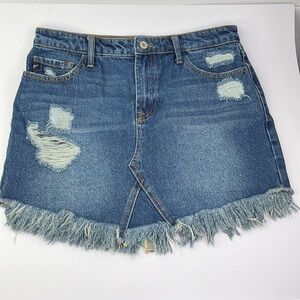 KANCAN FRAY HEM WOMEN’S MINI SKIRT DISTRESSED MEDIUM WASH SZ M